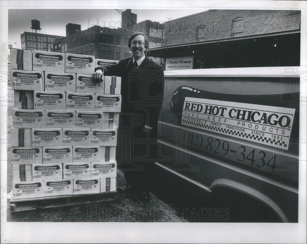 1989 Press Photo Scott Ladany, Owner of Red Hot Chicago Co. - Historic Images