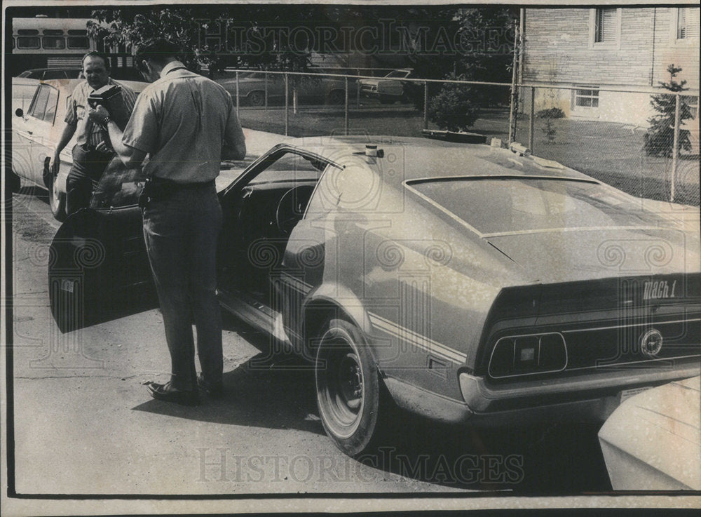 1972 Raymond Gary Larsen Car Murder Investigation - Historic Images