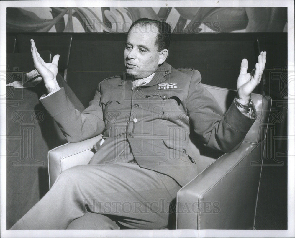 1959 Candid shots of General Meir Elan of Israel at Press Conference - Historic Images