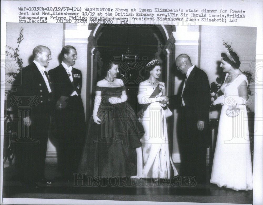 1957 Press Photo Queen Elizabeth President Eisenhower - Historic Images