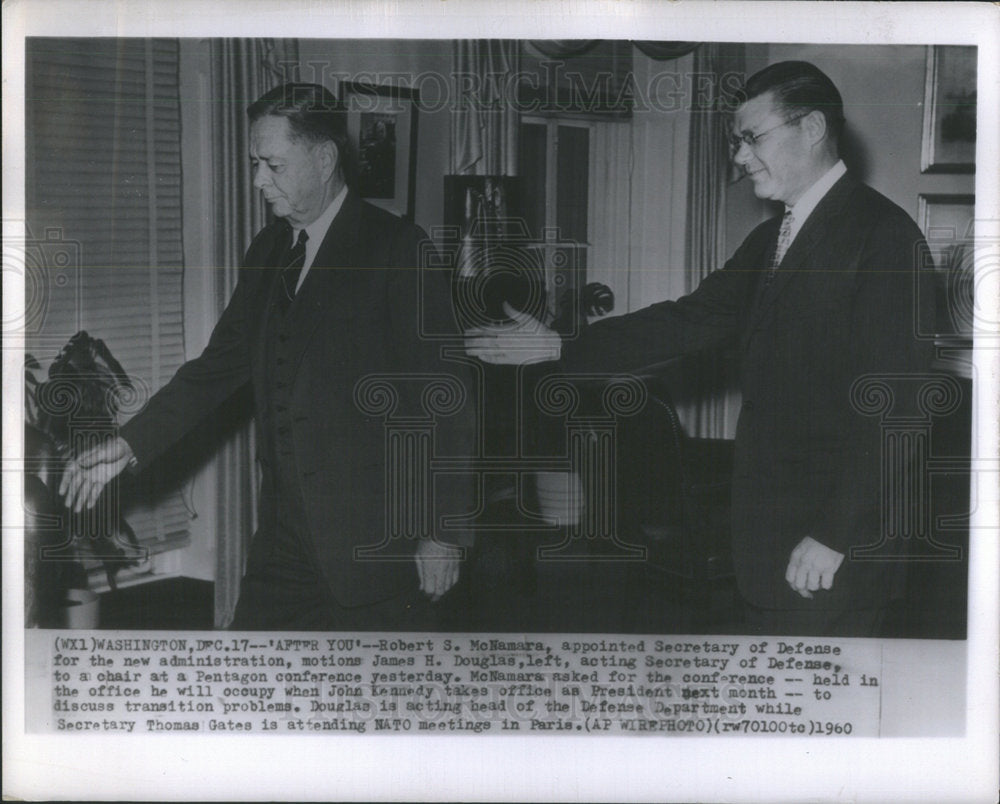 1960 Press Photo Robert McNamara James Douglas John Kennedy Secretary Thomas - Historic Images