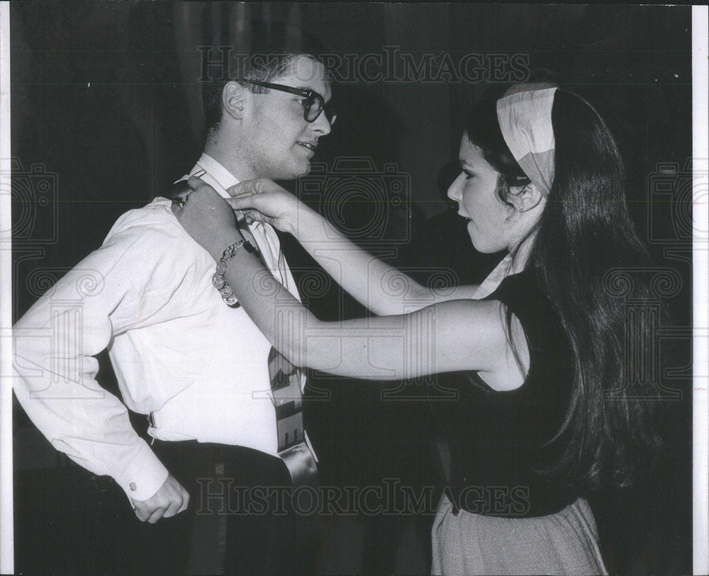 1969 Bill McNamara red ribbon  Michelle Benniwell assignment - Historic Images