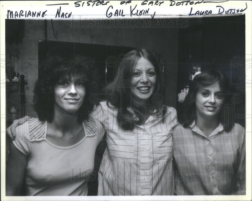 1985 Press Photo Mrs Marianne Nash Gail Klein Laura Dotson Sister Home Gary - Historic Images