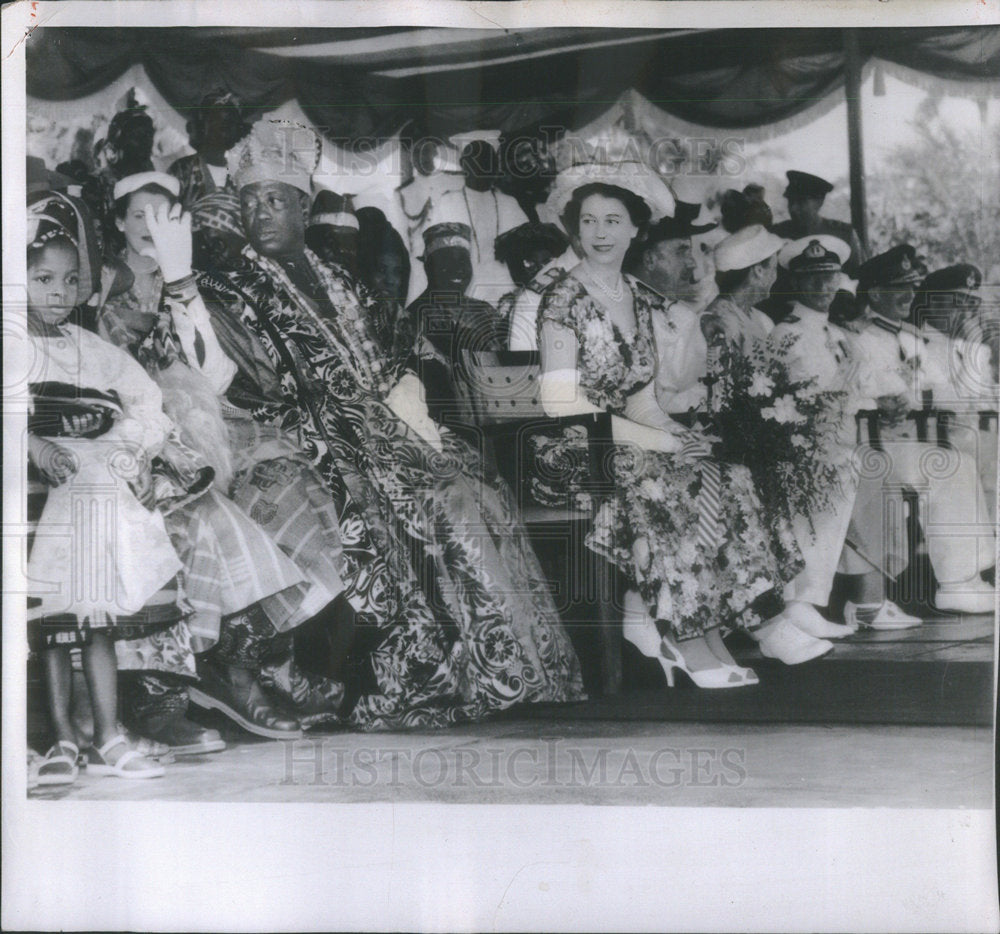 1956 Press Photo Queen Elizabeth II England Royal Family Nigeria Visit - Historic Images