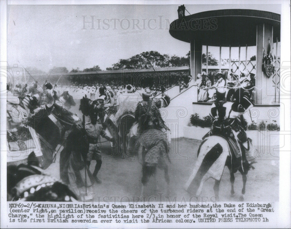 1969 The "Great Charge" of Turbaned Riders in honor of Queen Eliz. - Historic Images