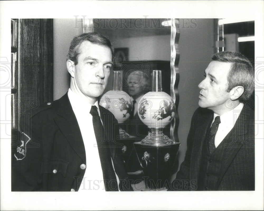 1986 Press Photo John Mahoney and Joe Lauck in the &quot;The Price&quot; Onstage - Historic Images