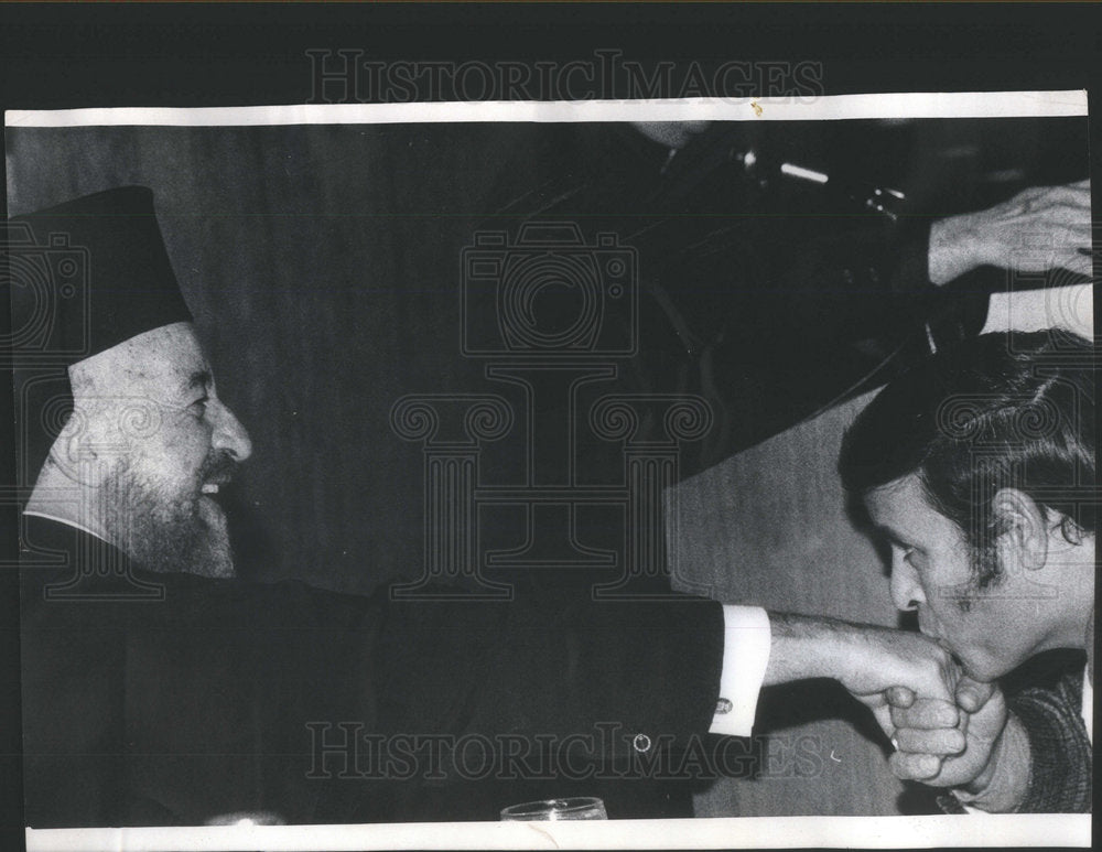 1974 Greek Orthodox Archbishop Makarios Kissed On The Hand - Historic Images