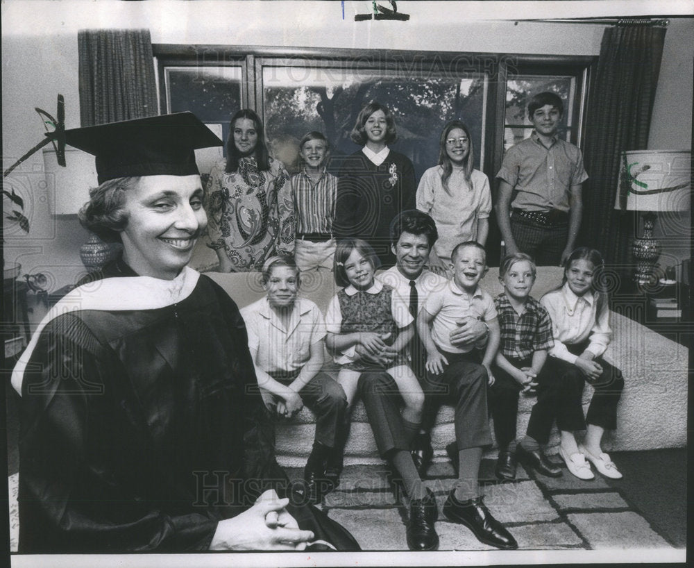 1971 Mrs. Dorothy Donner Mother Graduation College-Historic Images