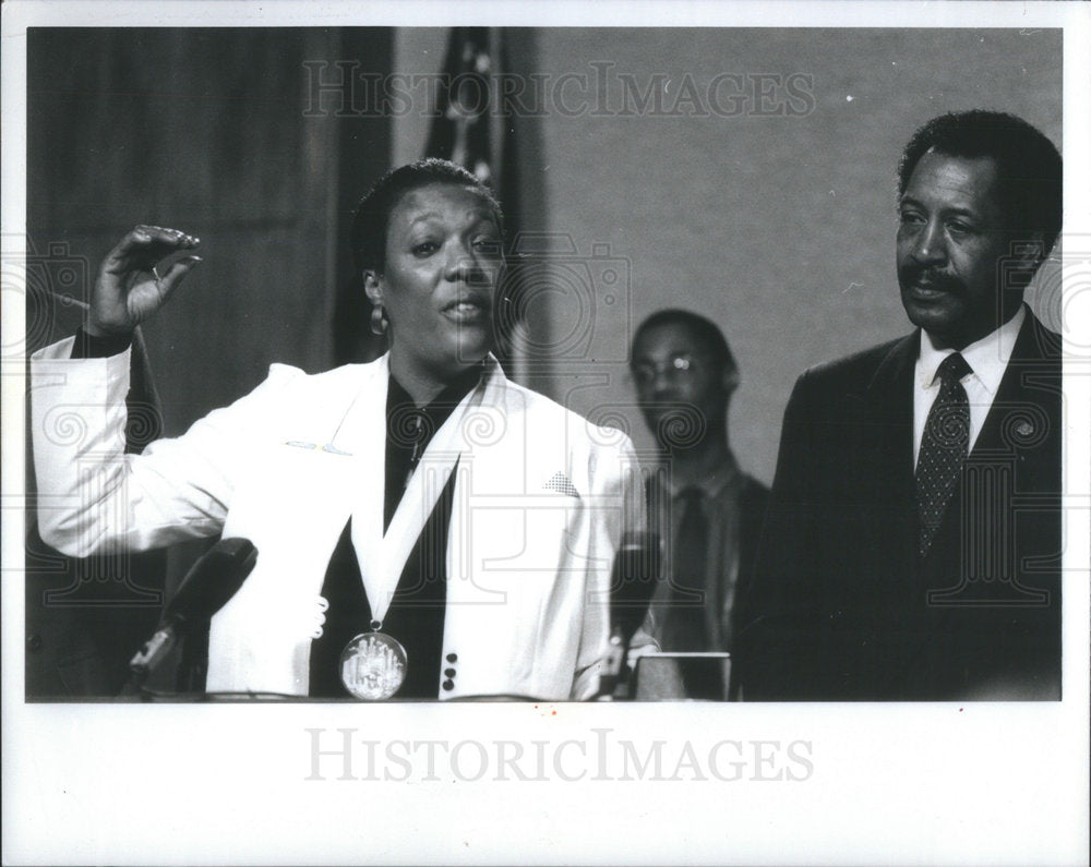 1988 Press Photo Anne Claxton Mayor Sawyer Politician - Historic Images