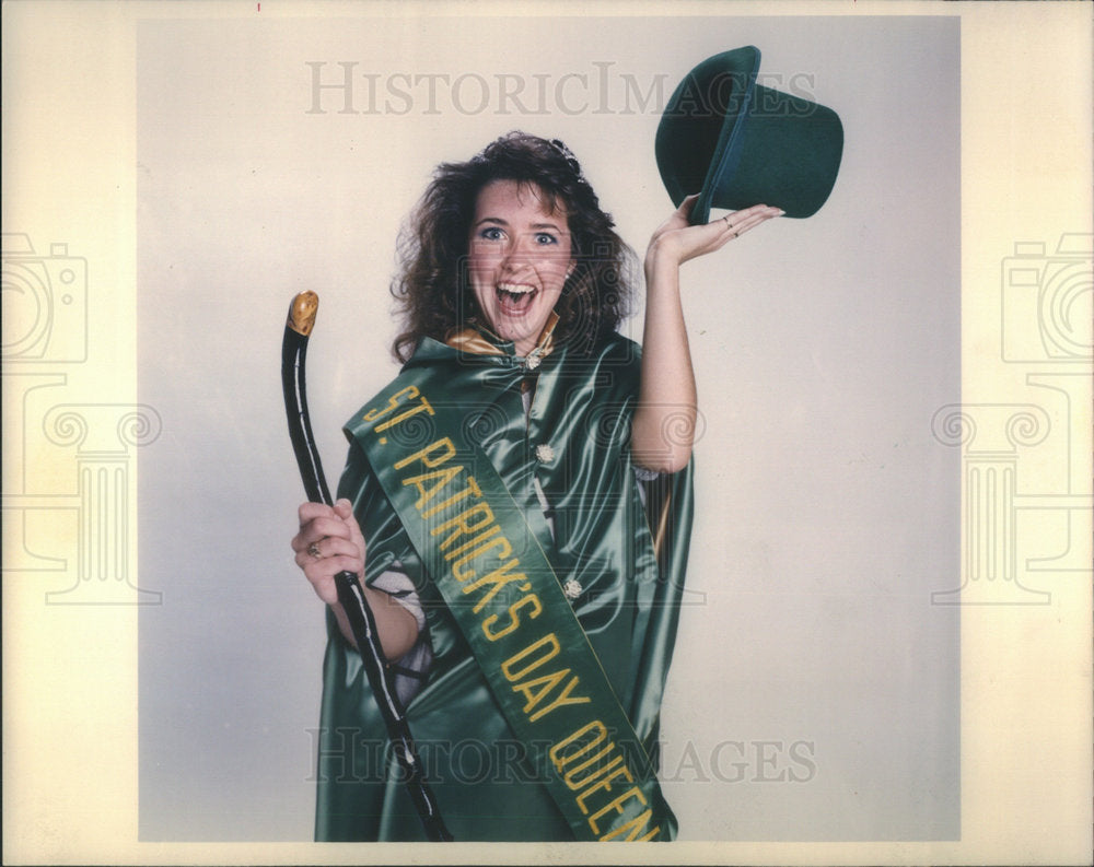 1988 Press Photo Elizabeth M Coghlan American Model St Patrick Day Queen Chicago - Historic Images