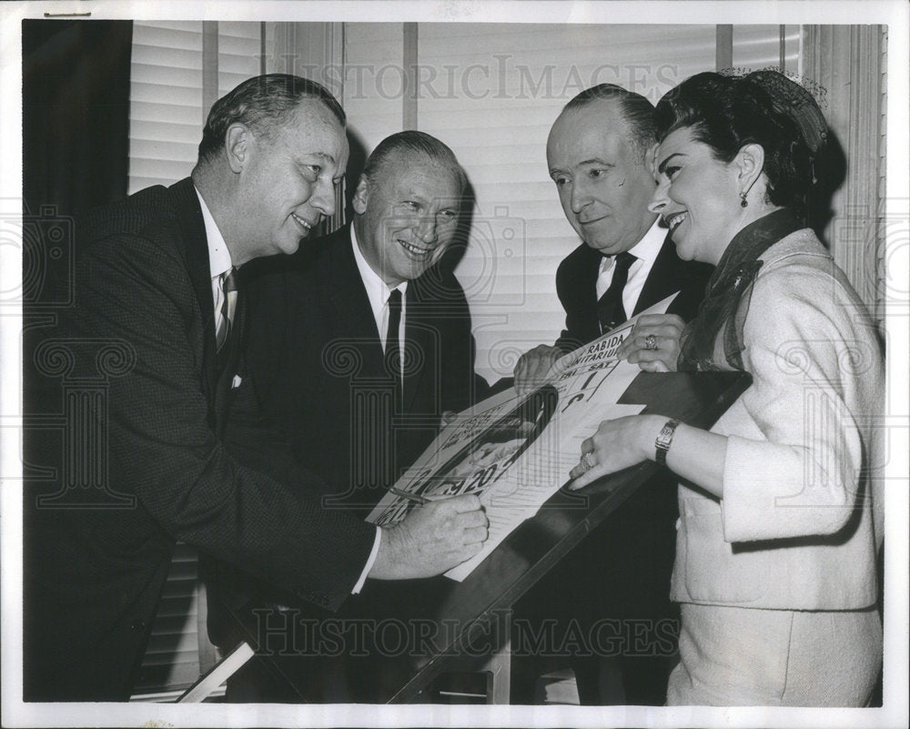 1963 Press Photo Jack Clark President Women&#39;s Auxillary of the Varity Club - Historic Images