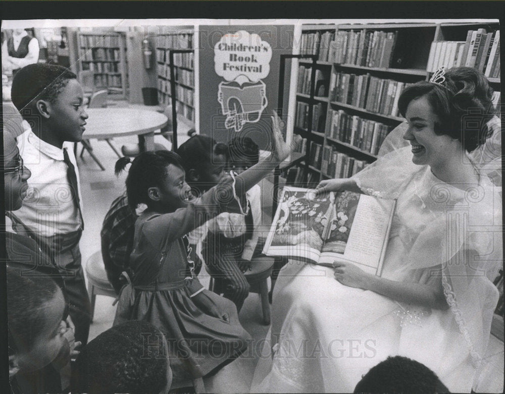 1969 Librarian Mary Clark Plays A Fairy Princess For Book Fest - Historic Images
