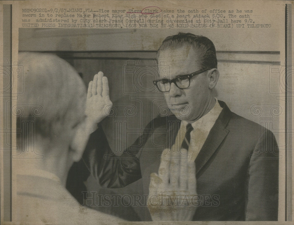 1967Steye Clark  Mayor Robert King Business died of a heart attack - Historic Images