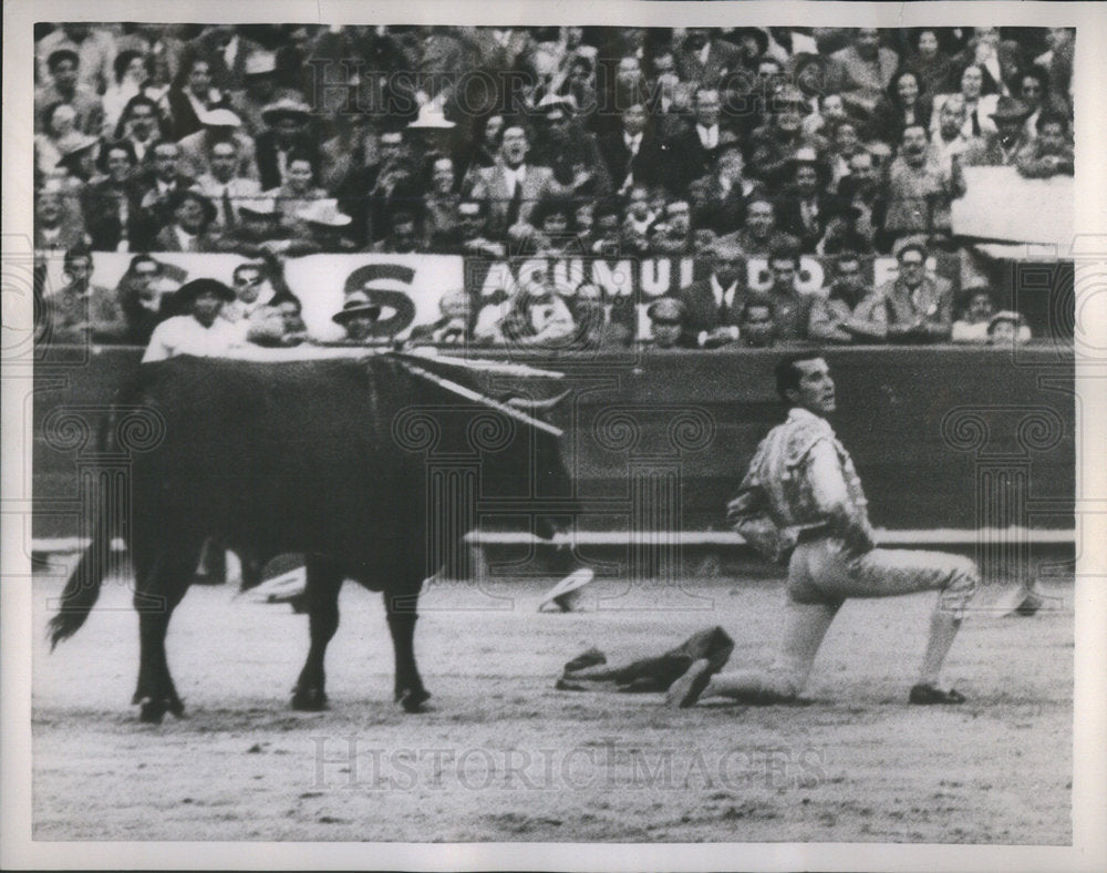 1959 Press Photo Luis Miguel Dominguin Ring Suit of Lights Actor - Historic Images