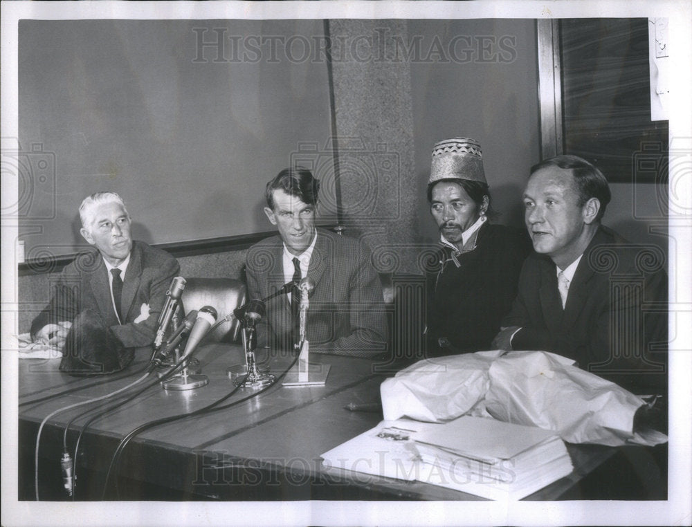 1960 Desmond Doig American Official Correspondent World Book Chicago - Historic Images