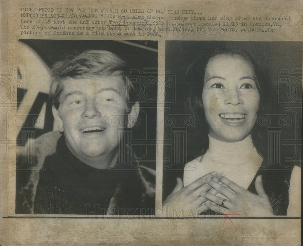 1966 Press Photo Troy Donahue Actor Marriage Ring - Historic Images