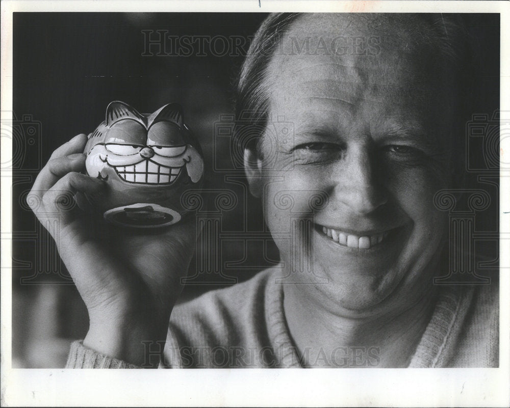 1982 Press Photo Jim Davis, Creator of the Cartoon Character Garfield. - Historic Images
