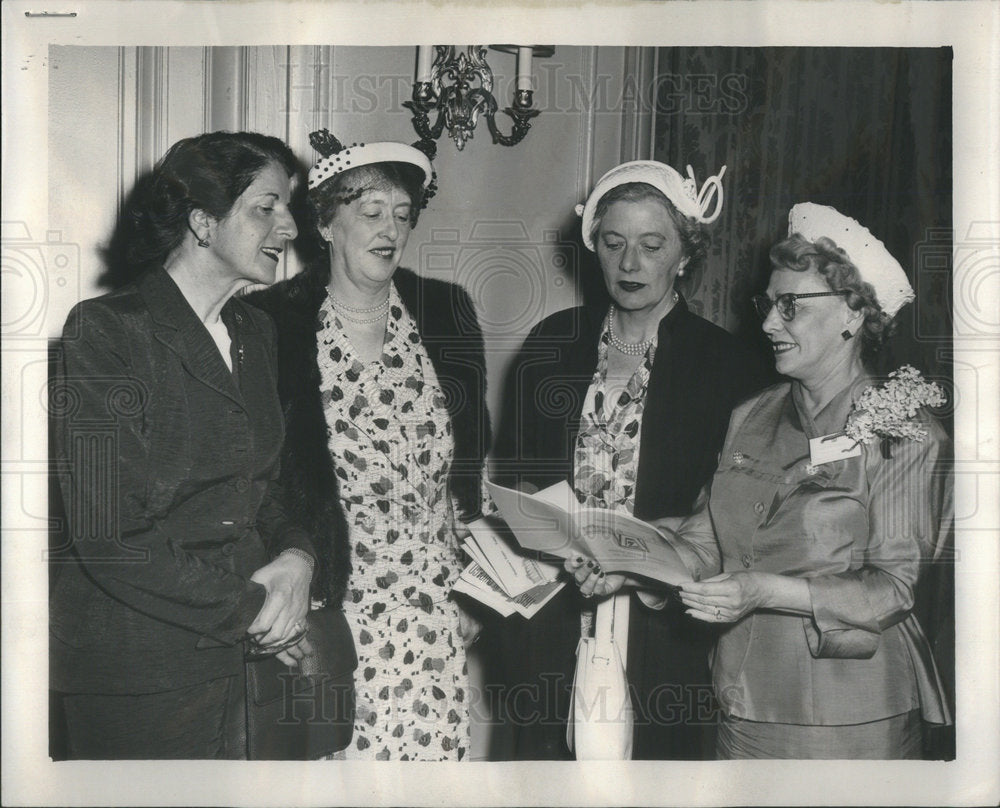 1957 Winifred Mann, Jessie Ekins, Marnie Morrison & Estelle Le Baker - Historic Images