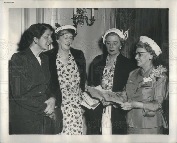 1957 Winifred Mann, Jessie Ekins, Marnie Morrison & Estelle Le Baker ...