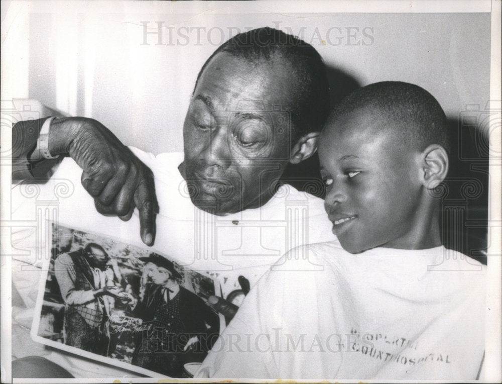 Epin Fetchit a Comic with Young Fan Ronald Howare - Historic Images