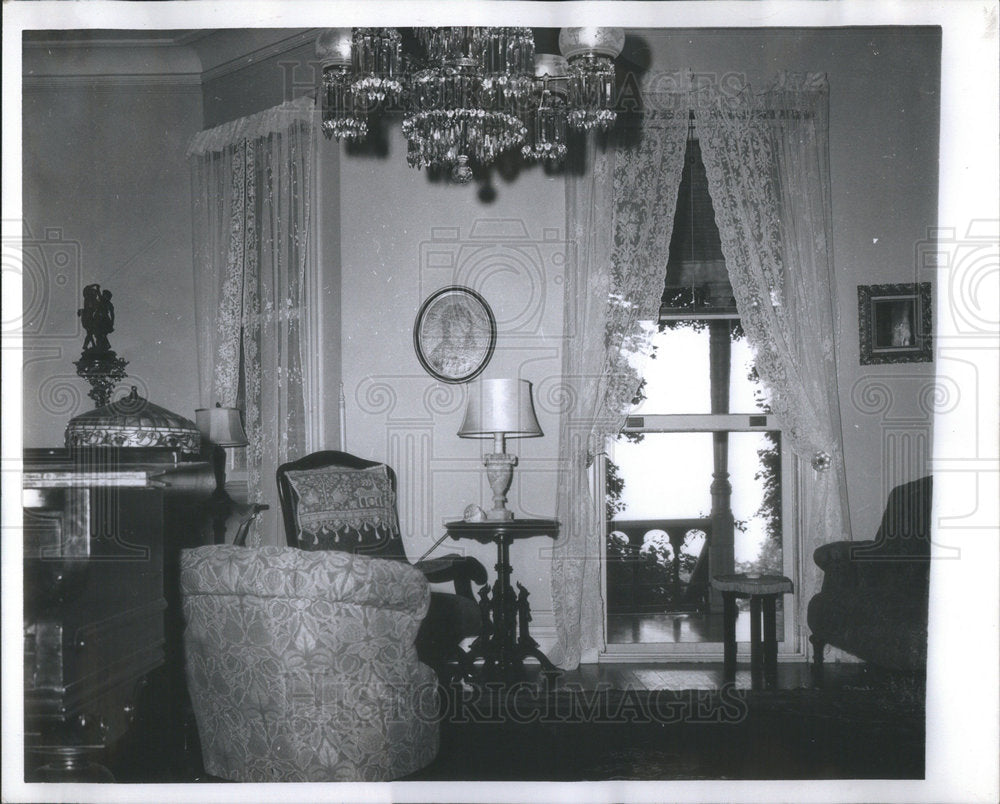 Press Photo Parlor Of Mrs William F. Peterson 1888 Lake Geneva Home - Historic Images