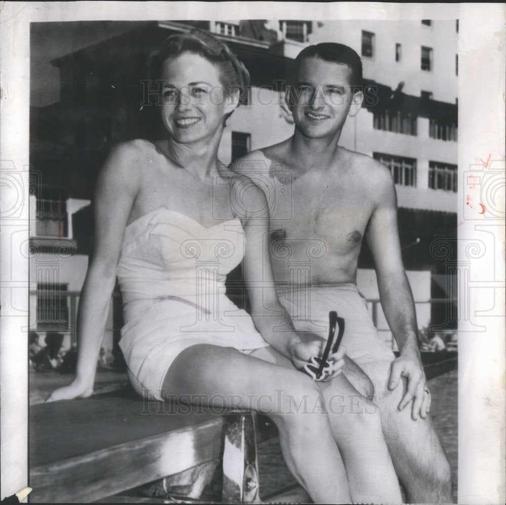 1953 Press Photo Major Mrs William Clark Honeymoon Pool Colorado Springs - Historic Images