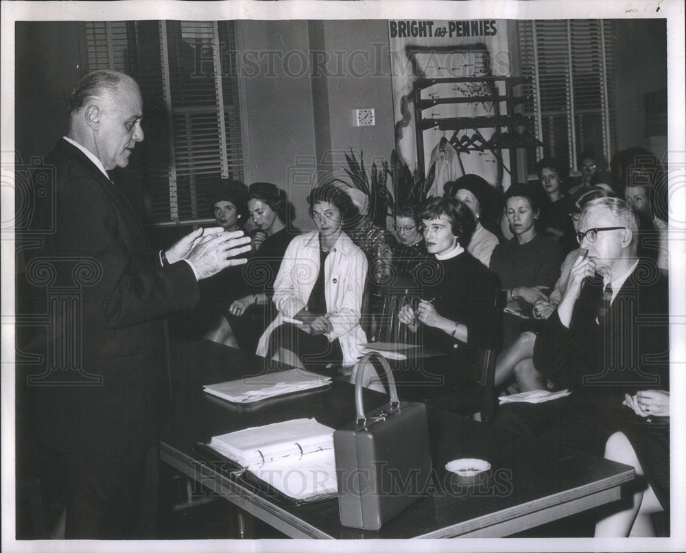 1961 Press Photo Judge Cillea speaks before League of Women Voters. - Historic Images