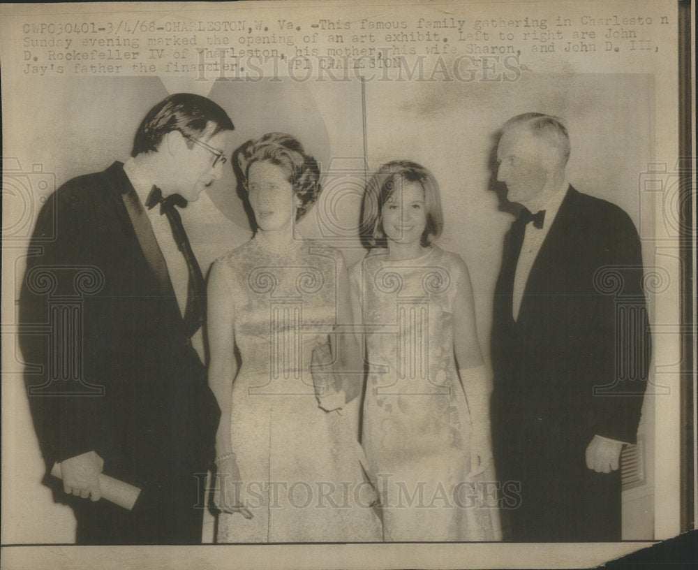 1968 Press Photo John D. Rockefeller IV, Wife, Mother, And Father In Charleston - Historic Images