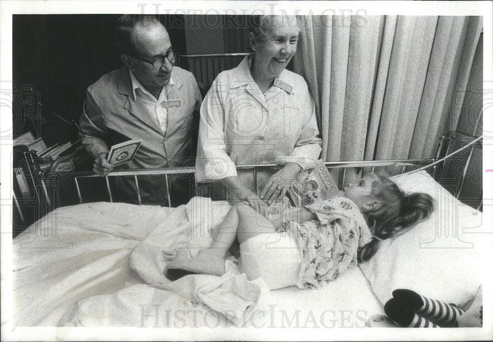 1979 Press Photo Charlotte and Thor Christensen visiting Shannon Vyff - Historic Images