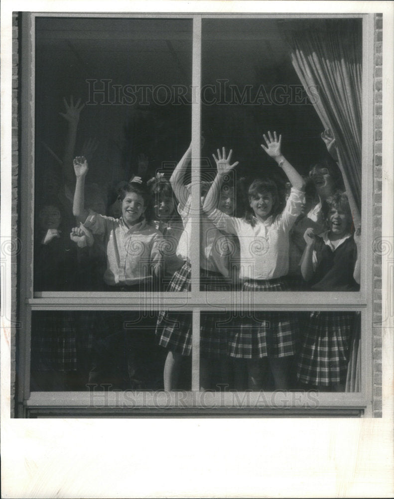 1987 Press Photo Sister Ann Busch St. Mary School Chicago Principal - Historic Images