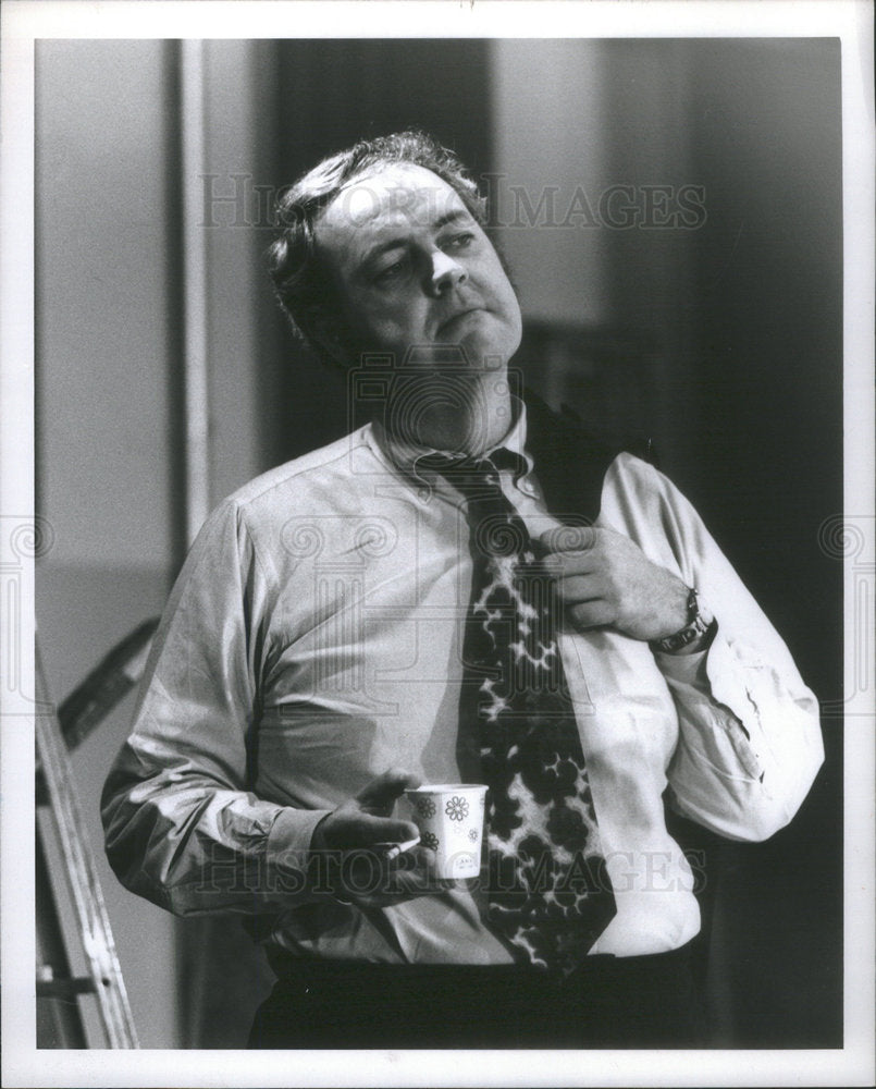 1977 Press Photo Paul Cahill CBS TV - Historic Images