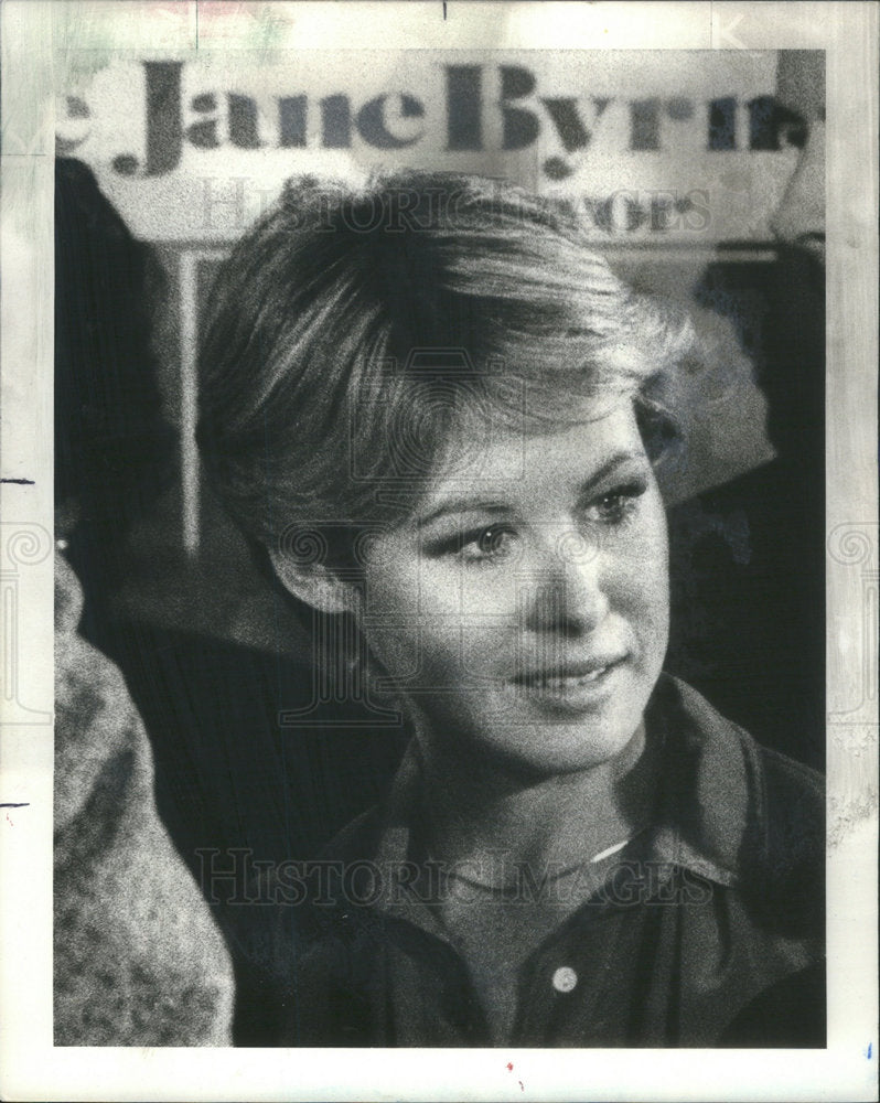 1981 Press Photo Kathy Byrne Hired as Chicago Transit Public Affairs Writer - Historic Images