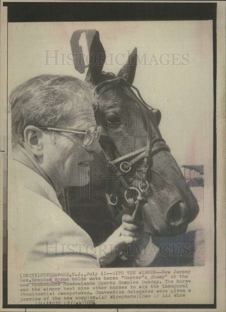 1976 New Jersey Governor Byrne Holding Horse Reins Hackensack - Historic Images