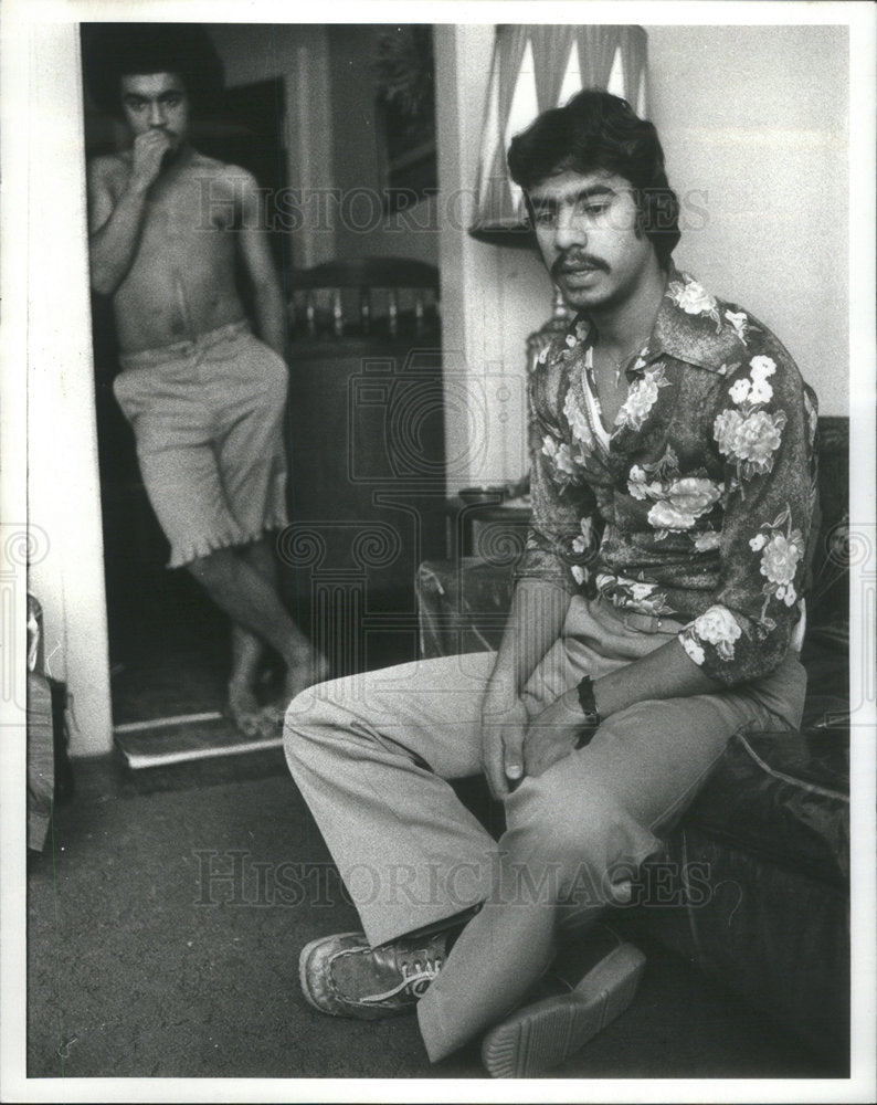 1980 Press Photo Man Speaks Of Mom's Boyfriend Who Shot In Robbery - Historic Images