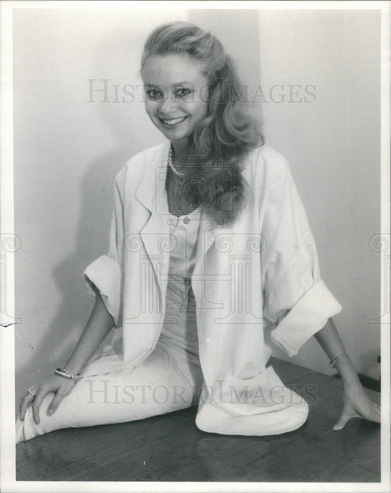 1986 Press Photo Chicago Model Brygida Bziukiewicz Portrait Wearing White - Historic Images