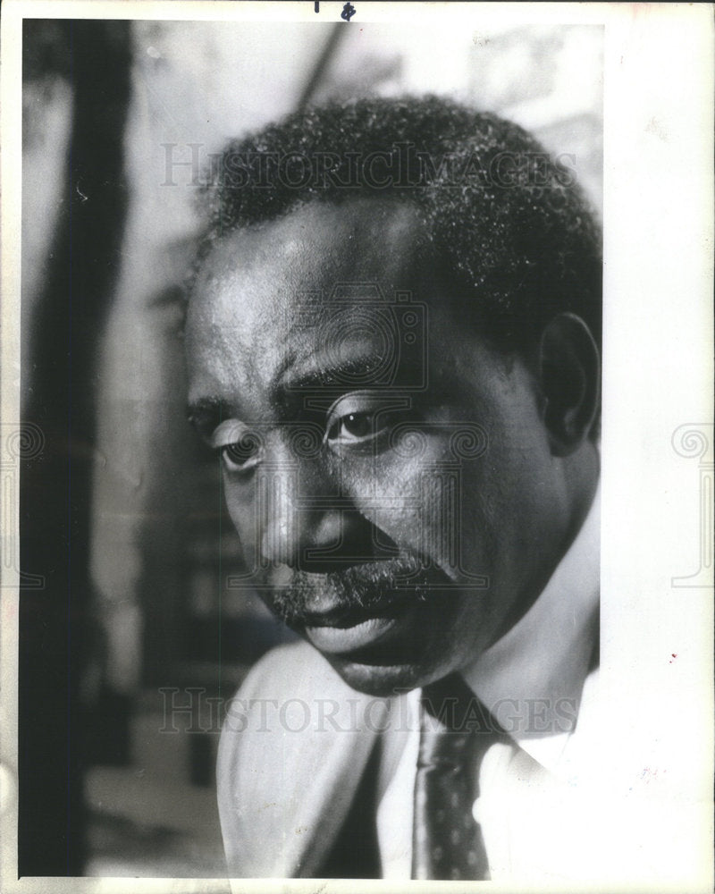 1984 Press Photo Singer Jerry Butler Talks About His Life In The Projects - Historic Images