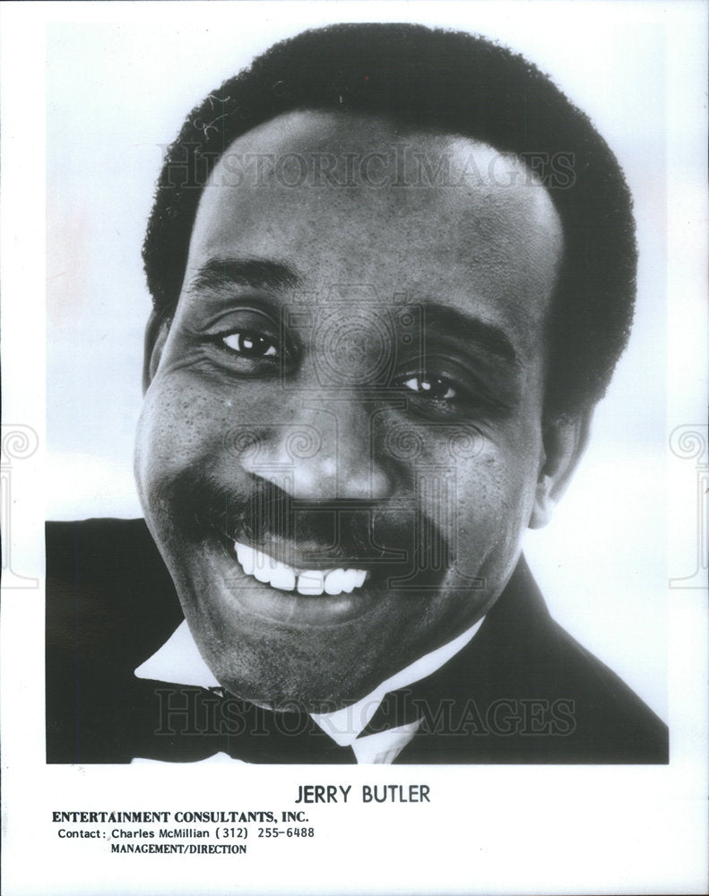 1989 Press Photo Chicago Jazz Musician Butler Promotional Picture Wearing Tuxedo - Historic Images