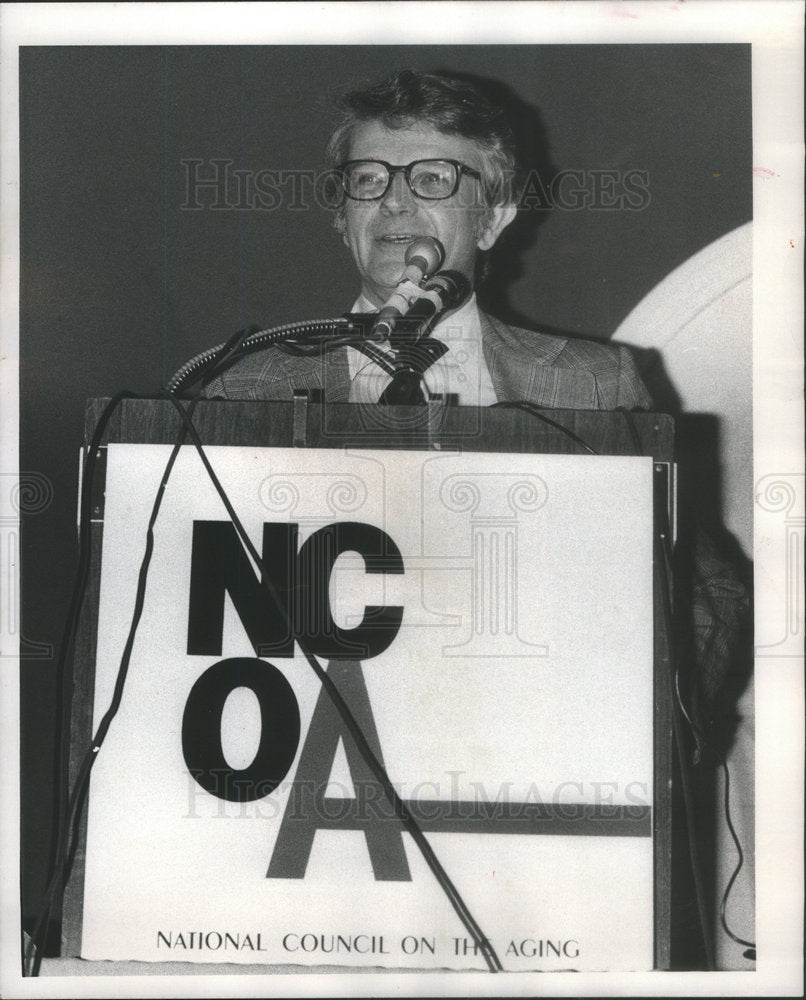 1976 Dr. robert butler - Historic Images