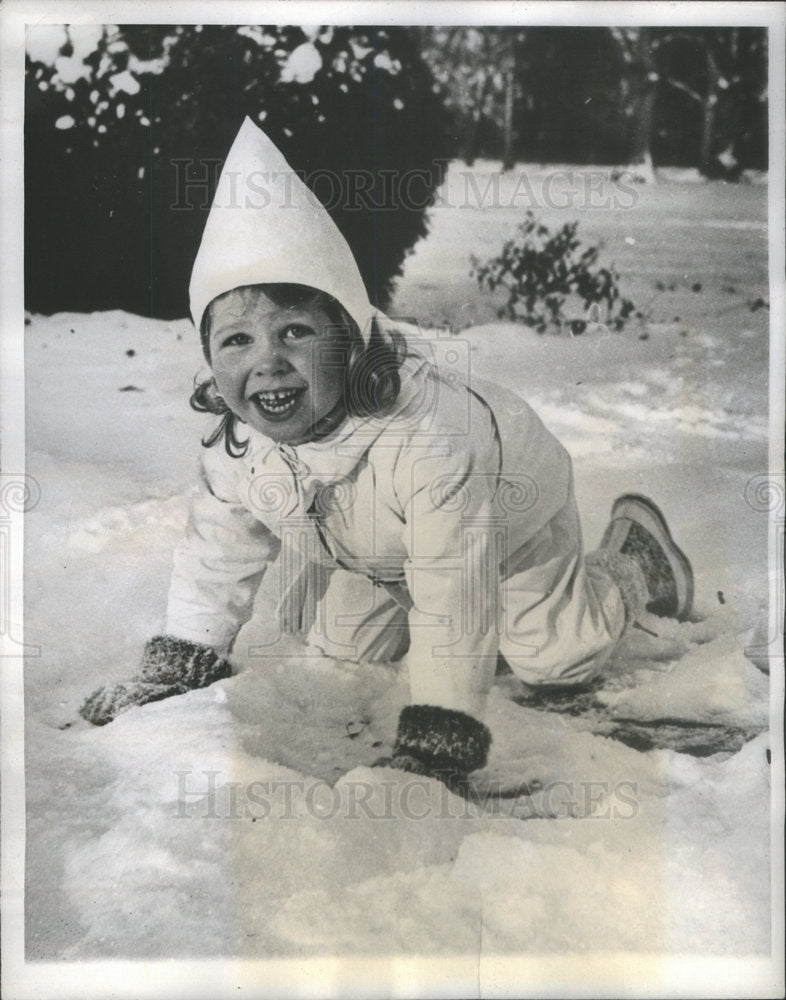 1942 Swedish Princess Desiree Playing In Snow Stockholm Palace - Historic Images