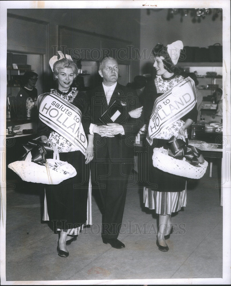 1961 Press Photo Dr. Abertis De Roos Amsterdam deputy mayor - Historic Images