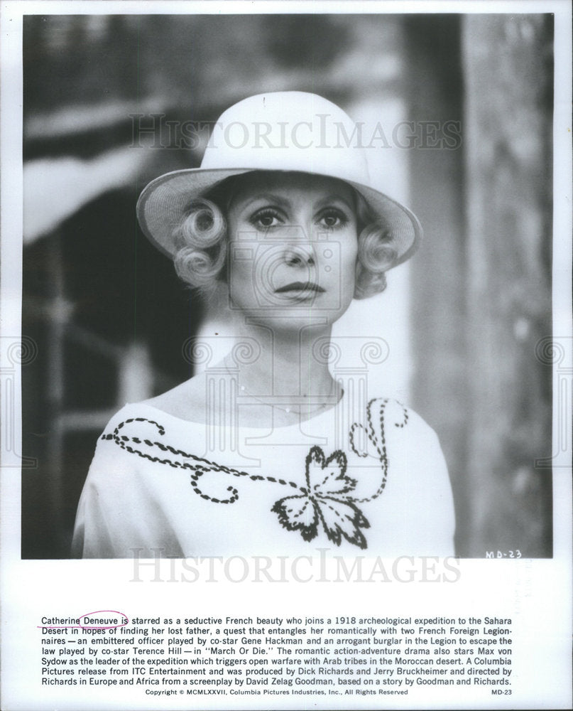 1977 Press Photo March Or Die Film Actress Deneuve Wearing Hat Movie Scene - Historic Images