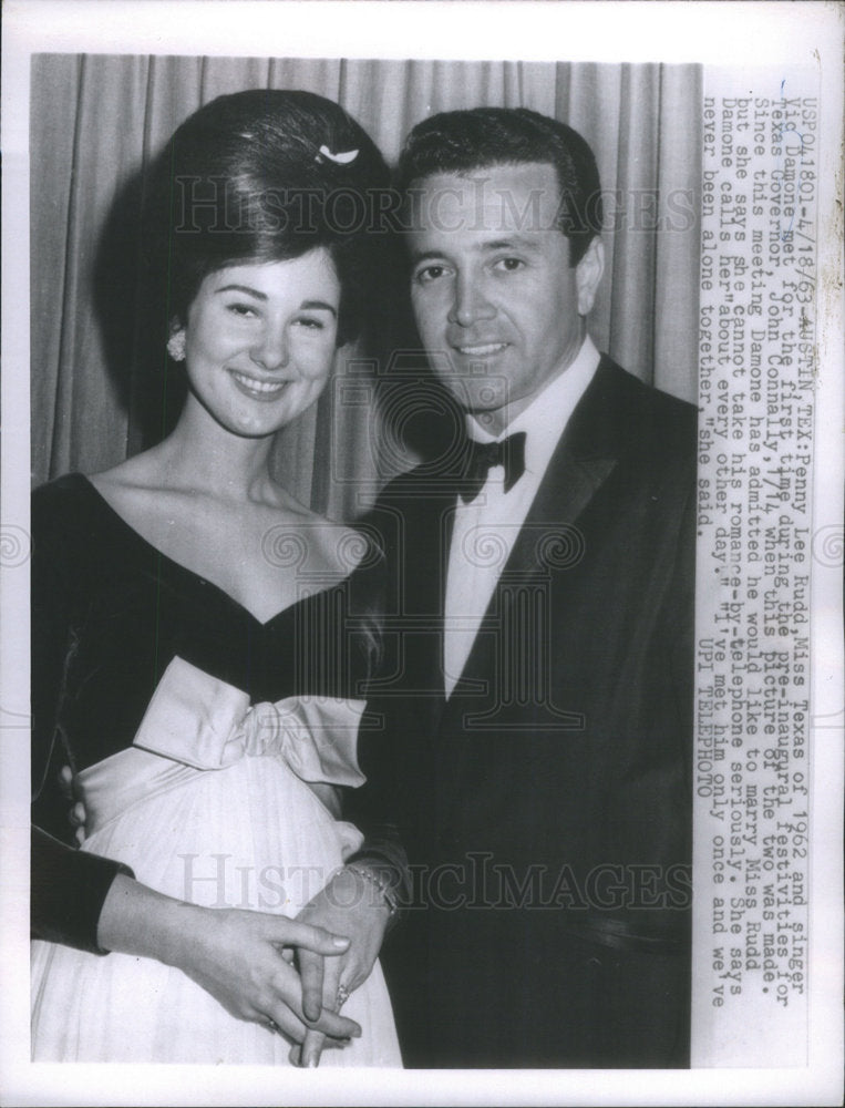 1963 Press Photo Vic Damone And 1962 Miss Texas Penny Rudd First Meeting - Historic Images