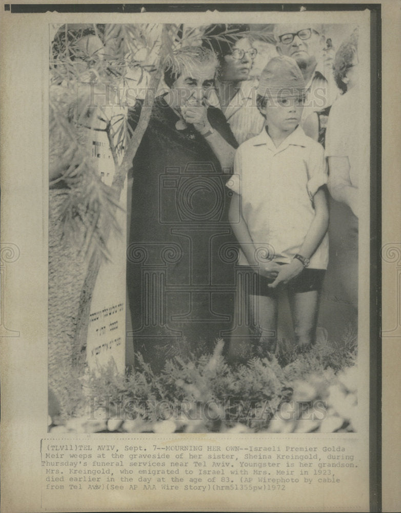 1972 Israeli Premier Golda Meir Weeps At Sisters Funeral In Tel Aviv - Historic Images