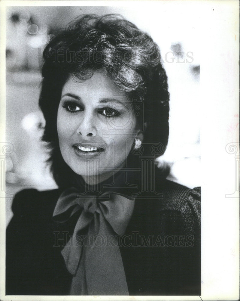 1983 Press Photo Christina Ferrare Promoting her New Eyewear Line - Historic Images