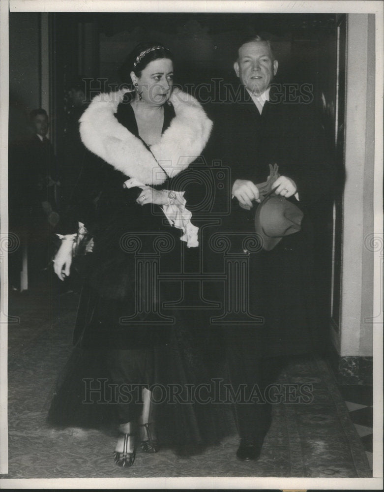 Press Photo Charles McNarry and companion. - Historic Images