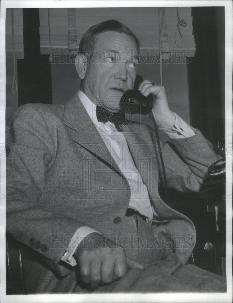 Press Photo Charles McNarry on telephone. - Historic Images