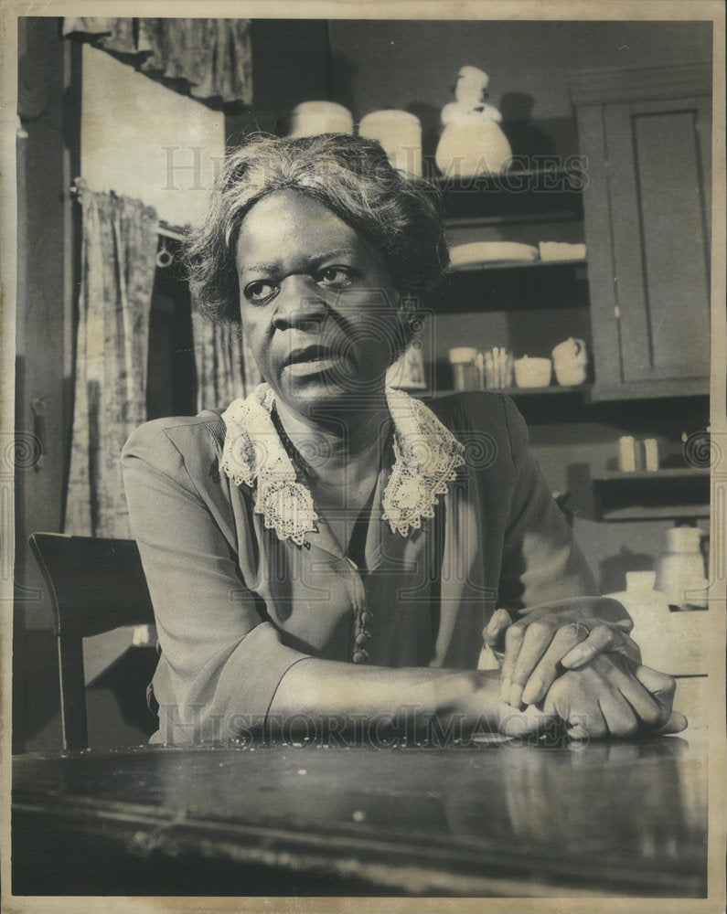 1975 Claudia McNeil Broadway Film A Raisin in the Sun - Historic Images