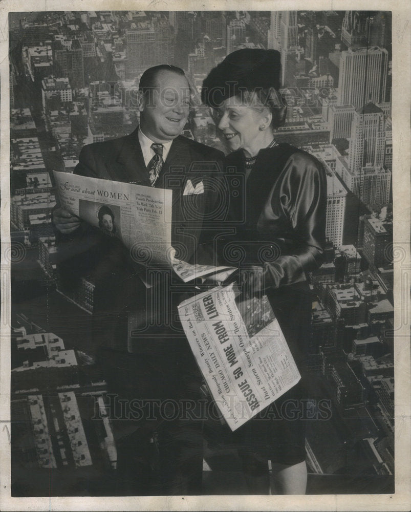 1946 Press Photo Virginia Pope Fashion Editor New York Times Oscar Meinhardt - Historic Images