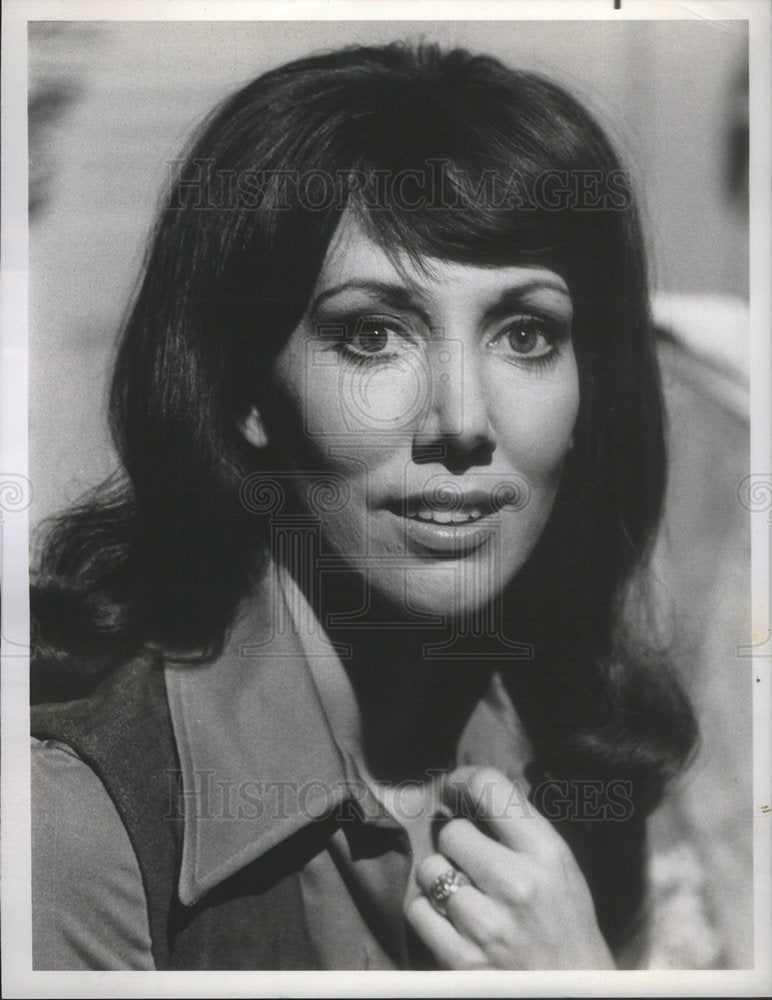 1975 Press Photo Victoria Wyndham American Television Actress - Historic Images