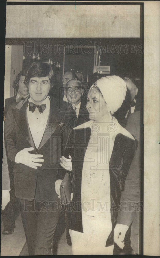 1973 Actress Liz Taylor and Dutch Henry Wijnberg  - Historic Images